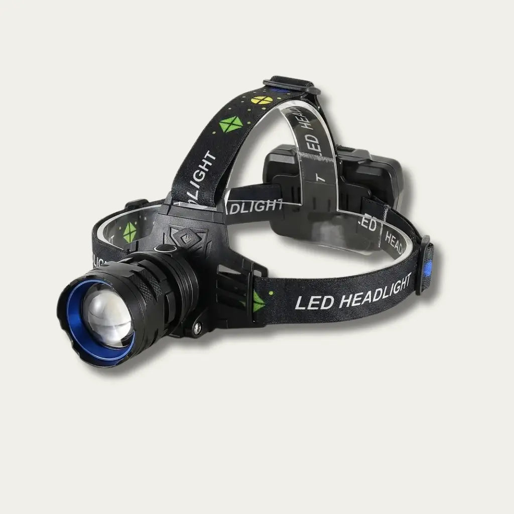 Lampe frontale rechargeable LAMPORA à tête zoom, vue de trois quarts sur fond clair